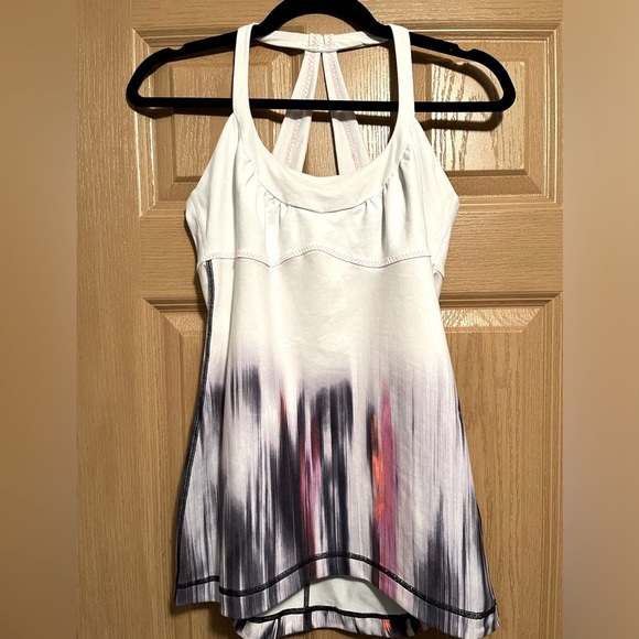Lululemon Scoop Me Up Tank - Picture 1 of 10